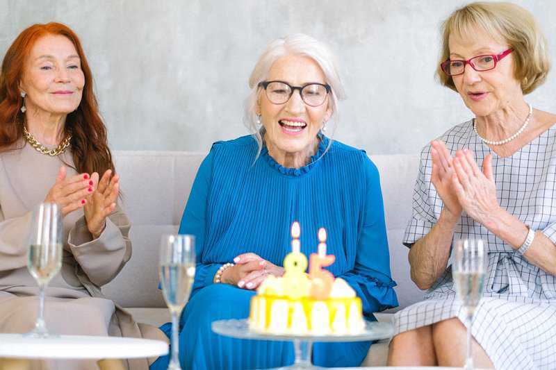old people birthday cake | Top Dentist and Periodontist for root canals, veneers, dental fillings, wisdom teeth extractions, gum disease therapy, and more | Houston 77077